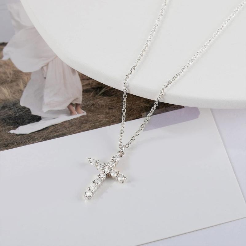 Elegant CZ Stone Paved Crosses Necklace Exquisite Crosses Pendant Necklace Jewelry with Shimmering Zircon Embellishment