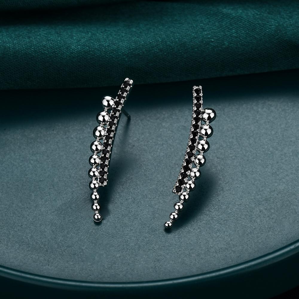 Серьги-гвоздики с черным камнем для женщин