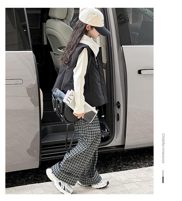 Комплект зимнего хлопкового жилета и клетчатых брюк на флисовой подкладке для девочек, 2025