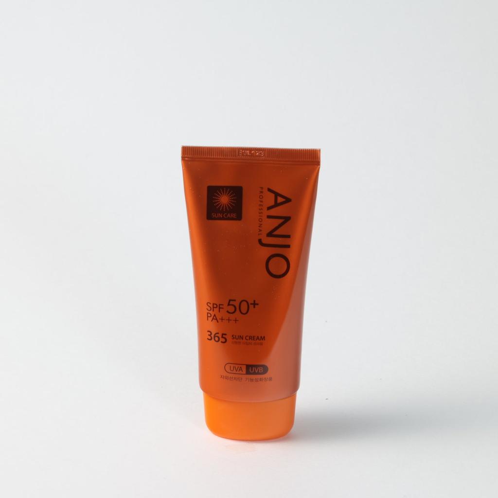 ANJO Профессиональный солнцезащитный крем 365 SPF50+ PA+++ 70 г