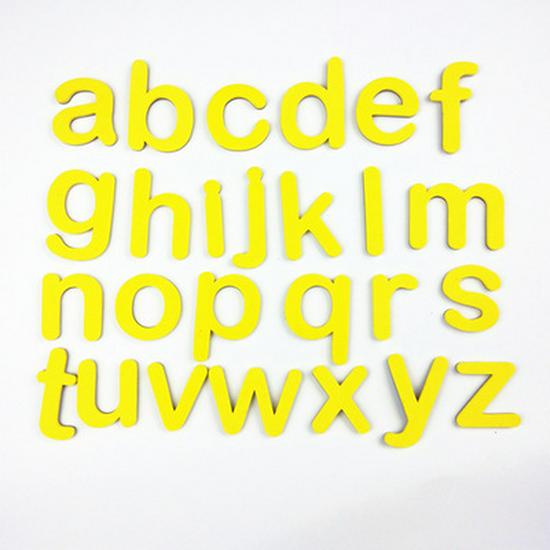 Магнитные наклейки с буквами алфавита и цифрами для раннего образования: 26 цветных заглавных букв для досок и холодильников