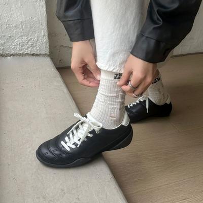 Наклонные ретро повседневные спортивные туфли на шнуровке для женщин 2025 новые универсальные футбольные кроссовки для бега, увеличивающие рост, балетки для тренировок для женщин