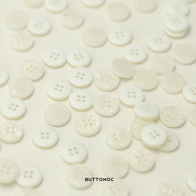 Четырехглазая резиновая буква пуговица воротник рубашки рукав пуговица черный белый имитация ракушки вязаный кардиган верхняя одежда аксессуары