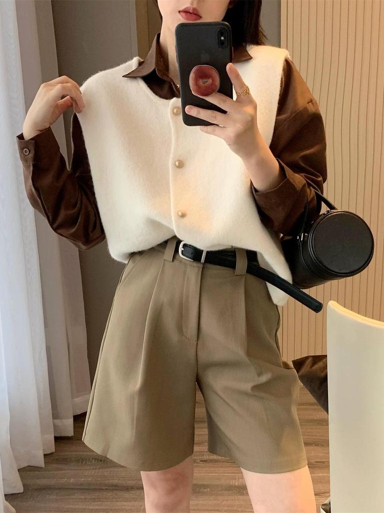 Elegant Gold Button Knitted Vest – Soft Layered Autumn/Winter Sweater Top