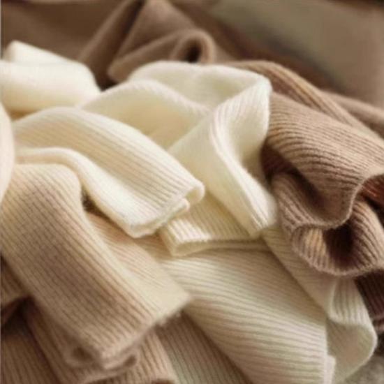 Женский бесшовный облегающий свитер из чистой шерсти с полувысоким воротом - базовый слой для осени/зимы