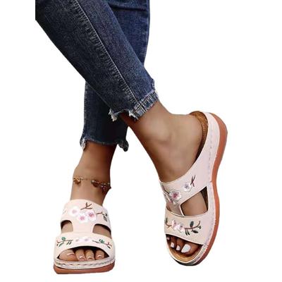 Летние новые вышитые тапочки женские wish полые цветы вышитые с открытым носком прошитые тапочки на танкетке