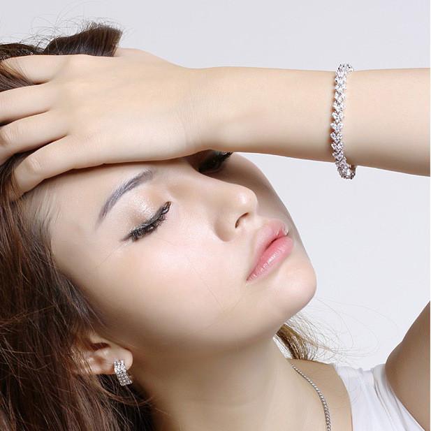 Fashion Crystal Roman Chain Bracelet With Sparkling Water Diamonds For Engagement Parties
