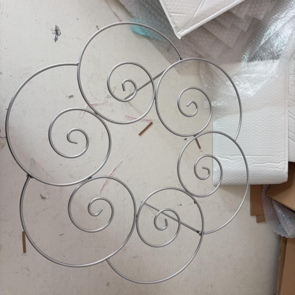 Rust-Proof Metal Plant Support Ring Weather-Resistant Flower Frame Support Garden Decoration