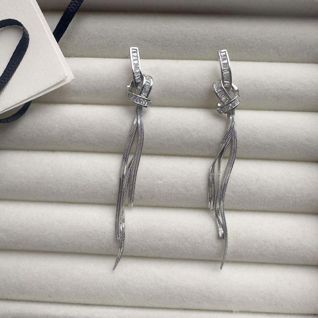 Трендовые серьги-кисточки 2024 года в стиле легкой роскоши премиум-класса: Уникальные женские клипсы и серьги-пусеты