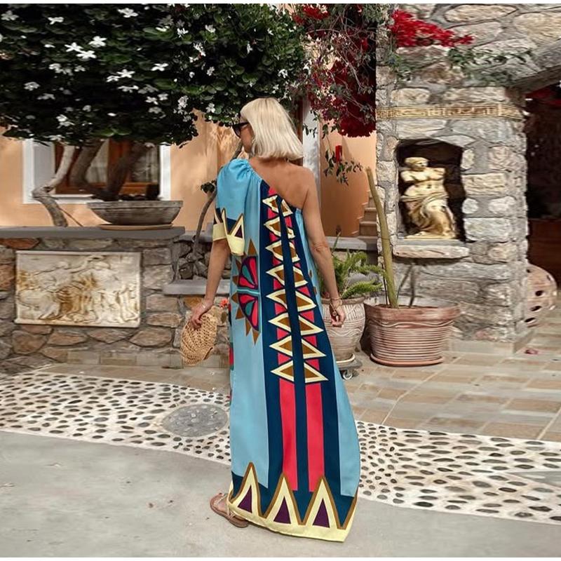 2025 Позиционирующая печать Диагональное плечо Отпуск Длинная юбка Женское платье Отпуск Ветер Пляжный Повседневный Модный Длинное платье