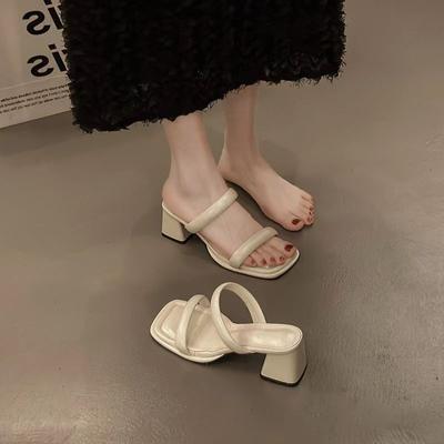 Французский с юбкой серебристые крутые тапочки 2025 новый летний наряд средний каблук высокий каблук сандалии на одном слове женская обувь