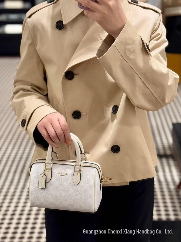 Сумка-подушка Coach Rowan Mini Boston - Классическая монограммная сумка и универсальная женская сумка через плечо/кроссбоди