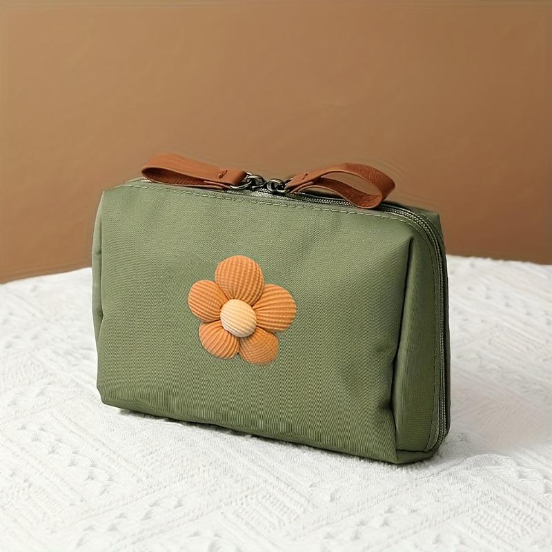 1PC 5 Petal Flower Travel Pouch, Lightweight Brown Floral Zipper Bag for Lipstick Phone Coins, Unisex Black for Daily Travel