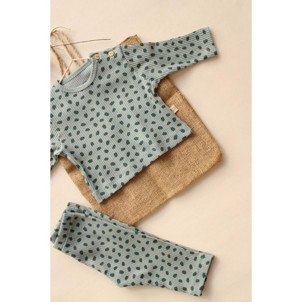 Верхний комплект для малышей с акварелью