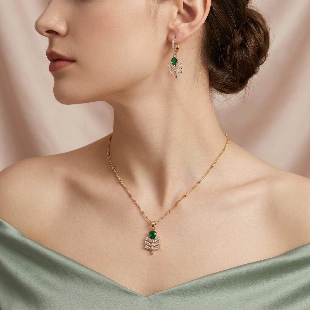 Vintage Emerald Leaf-Shaped Jewelry Set Full-diamond leaf earrings, a high-end accessory