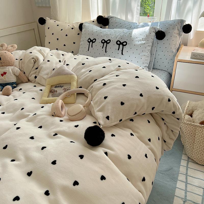 Девушка Милое Сердечко Бант Вышивка Полотенце Вышивка Печать Утолщенный Молочный Флис Набор из Четырех Предметов