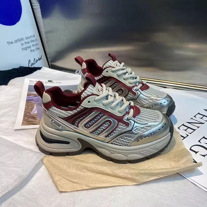 Студенческие повседневные спортивные туфли на платформе женские 2025 весна новая студенческая универсальная дышащая популярная обувь папы обувь на платформе