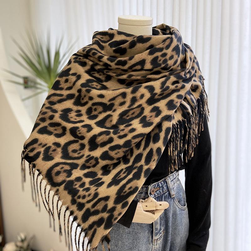 Leopard Print Scarf Women's Autumn and Winter Classic Thickened Imitation Cashmere Printed Fringed Shawl European and American Warm Scarf