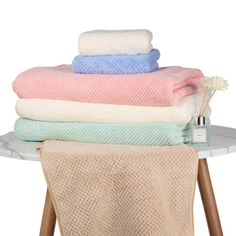 Breathable And Skin-friendly Oversize Bath Towel With Strong Water Absorption
