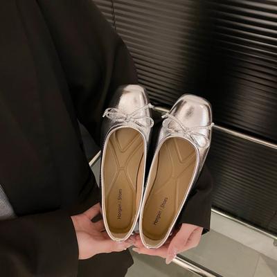 Женские туфли с серебряным бантом 2024 года, новые модные туфли на плоской подошве с острым носком, легкие и удобные женские туфли-лодочки