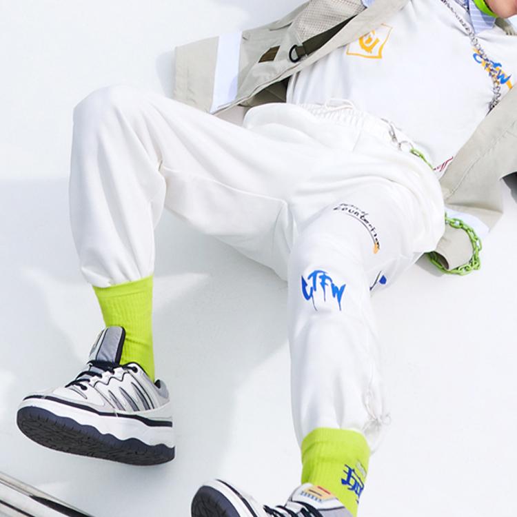 Li Ning CF Sports Fashion Series Graffiti Print Cuffs Loose Sports Long Брюки Мужские Брюки Off-White AKLR491-3
