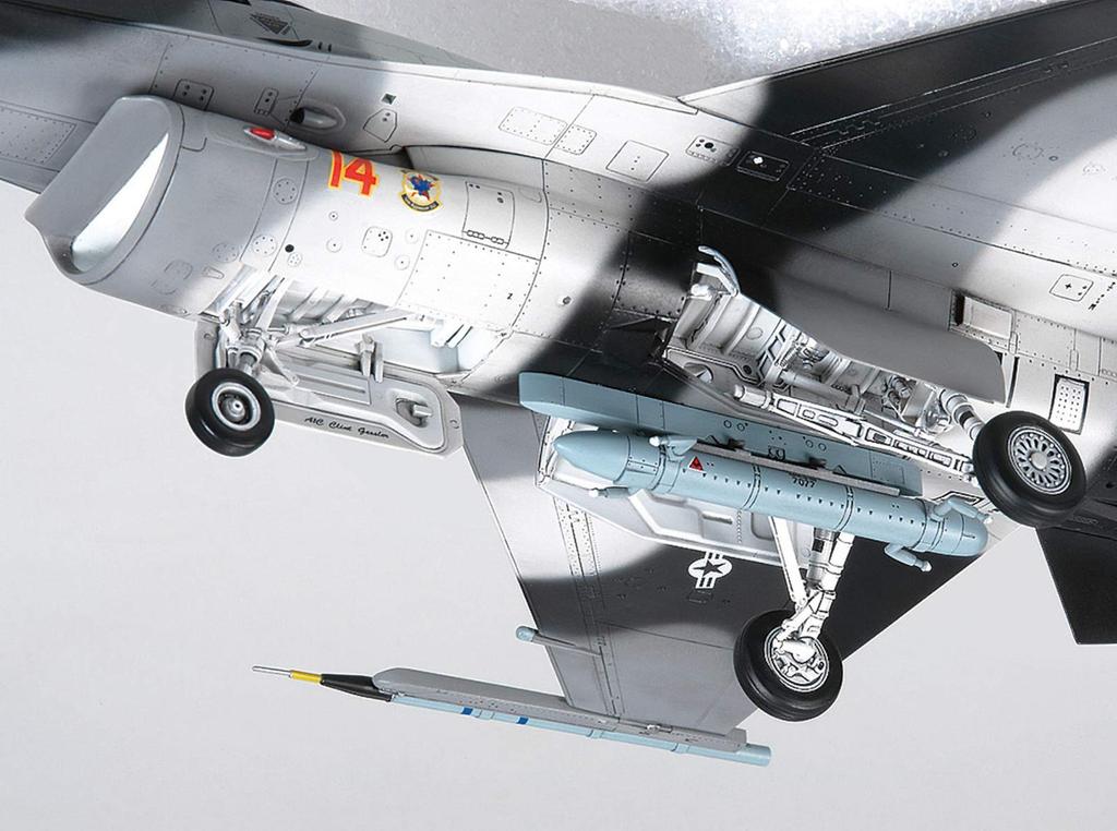 Tamiya Masterpiece Aircraft Series 106 Air Force Plastic Model Kit 61106 1/48 No. U.S. F-16C/N Aggressor/Adversary