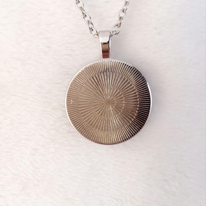 Цепочка кулон аниме розовый