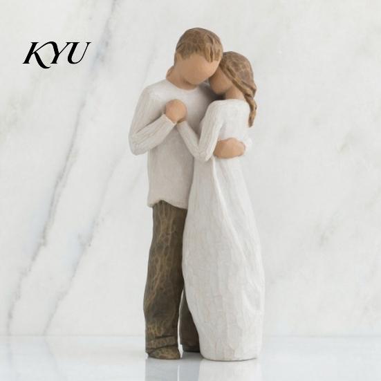 Resin Statue Home Decor Wooden Texture Figurine, Hand Carved Mother & Child/Family/Couple/Dog Owner And Child Embrace Ornament Statue, Minimalist