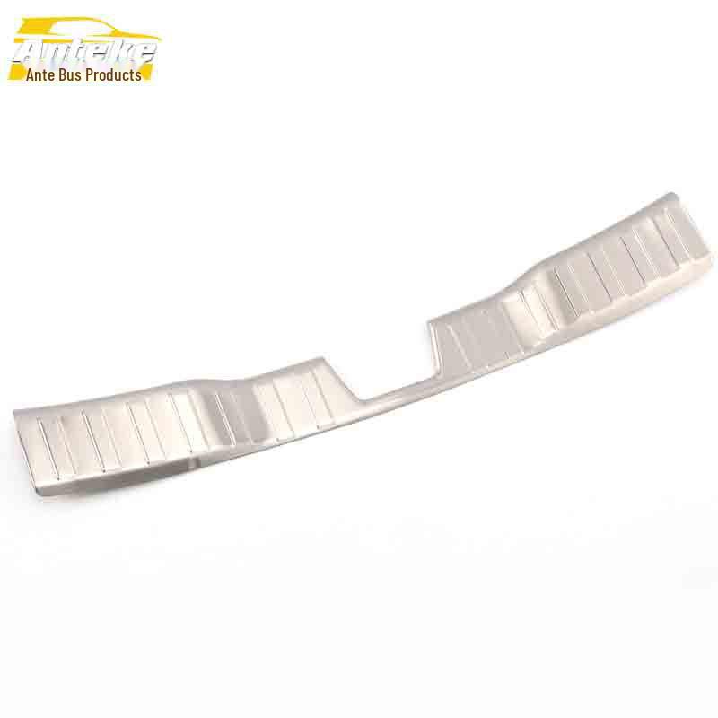 Наклейки на заднюю защиту багажника Haval H2 из нержавеющей стали