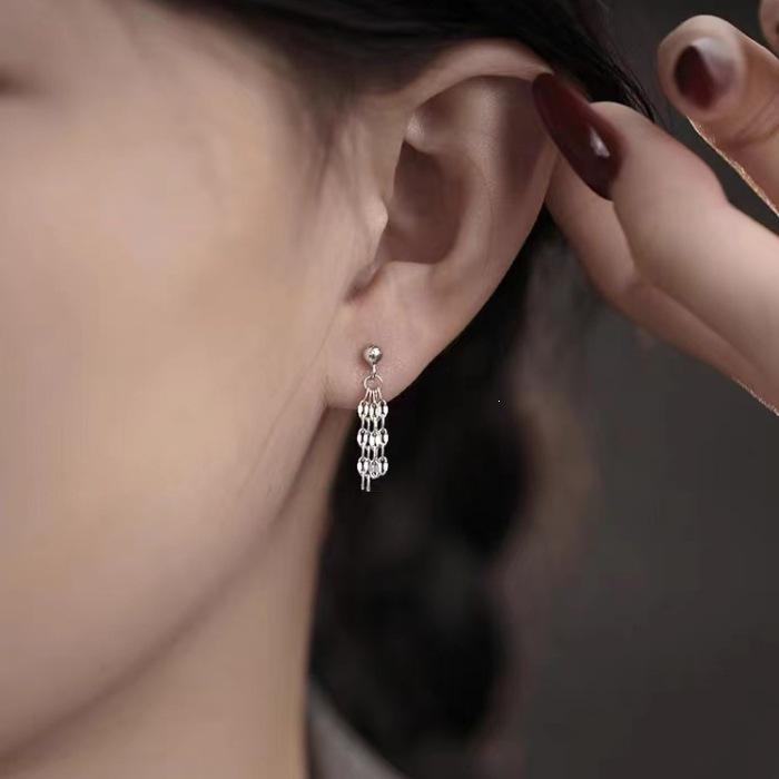 Серьги-гвоздики с кисточками на короткой цепочке из стерлингового серебра 925 пробы для женщин - Модные нишевые аксессуары для ушей