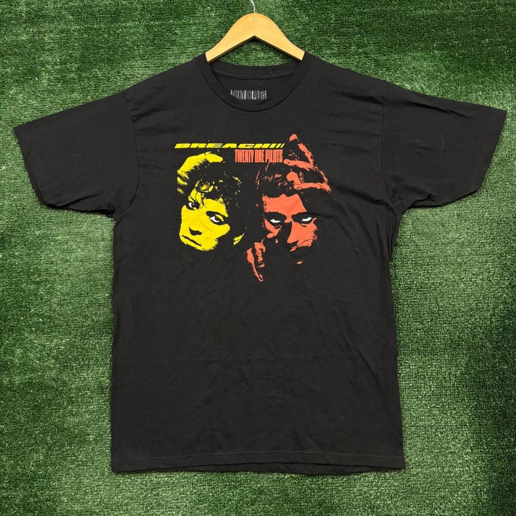 Twenty One Pilots Breach Album Rock T-shirt Size Large