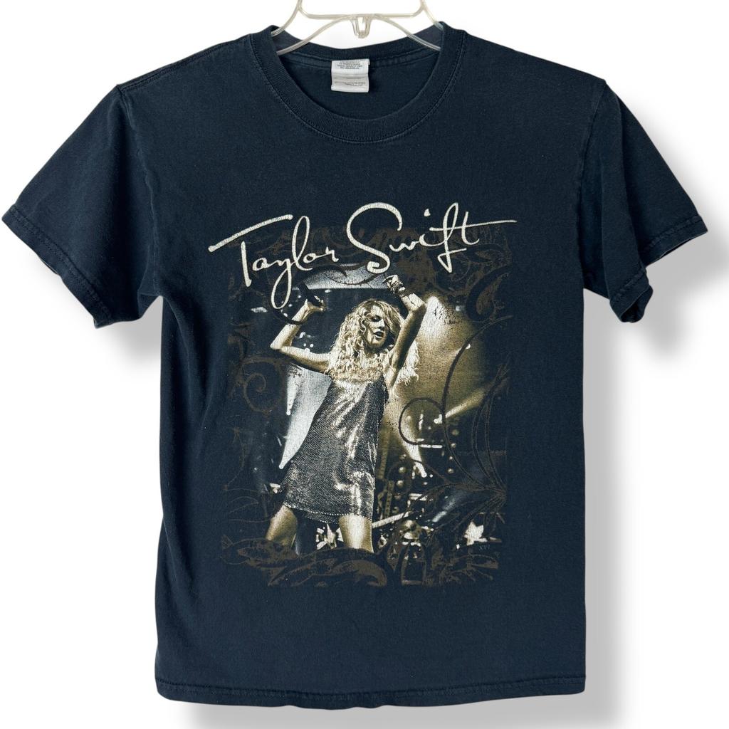 Футболка Taylor Swift 2009 Fearless Tour Женская Размер S Черная Y2K Концертная футболка