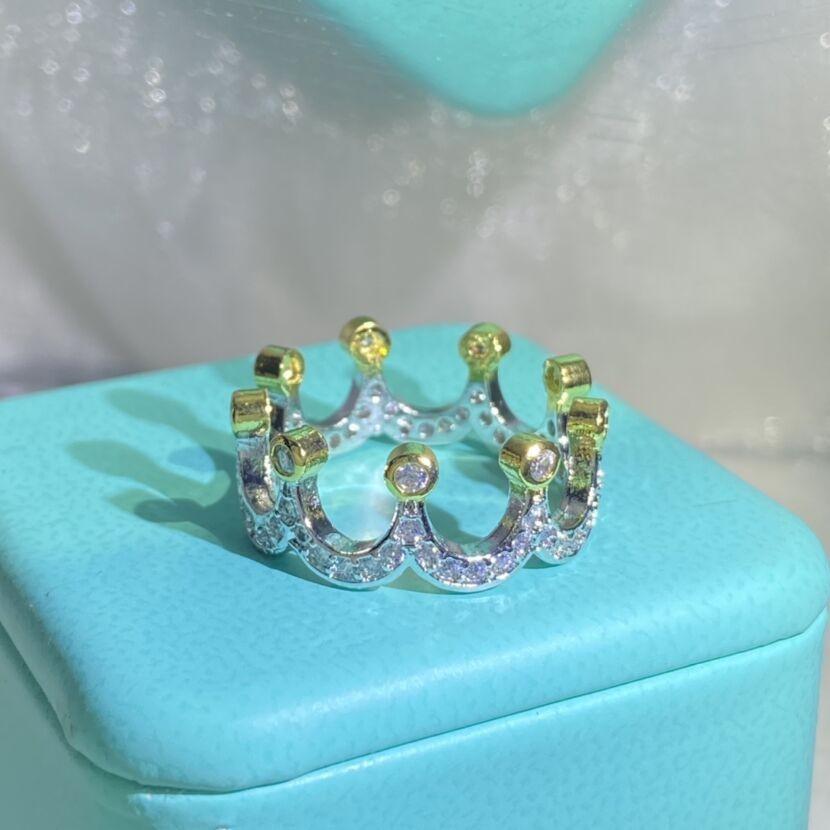 Элегантное женское кольцо с дизайном короны из прочной латуни и нержавеющей стали серебристого цвета, идеально подходящее для особых случаев и в качестве подарка