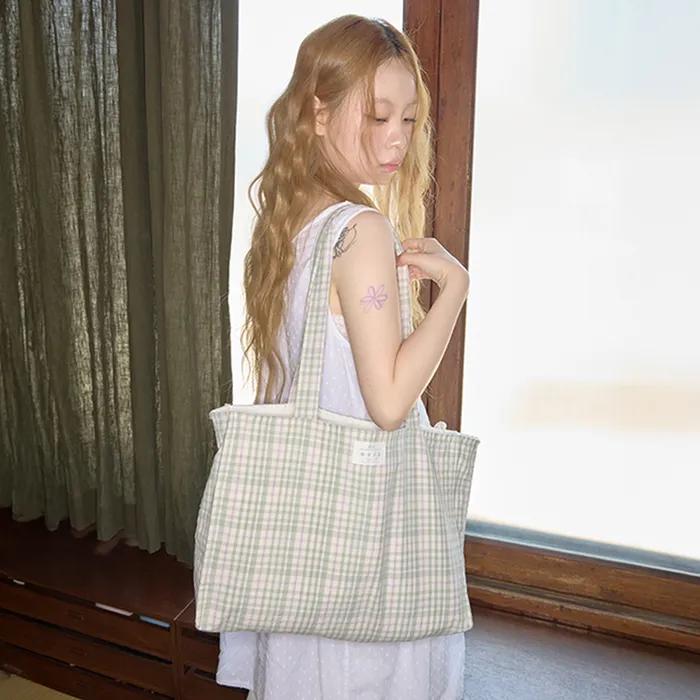 summer check shoulder bag green
