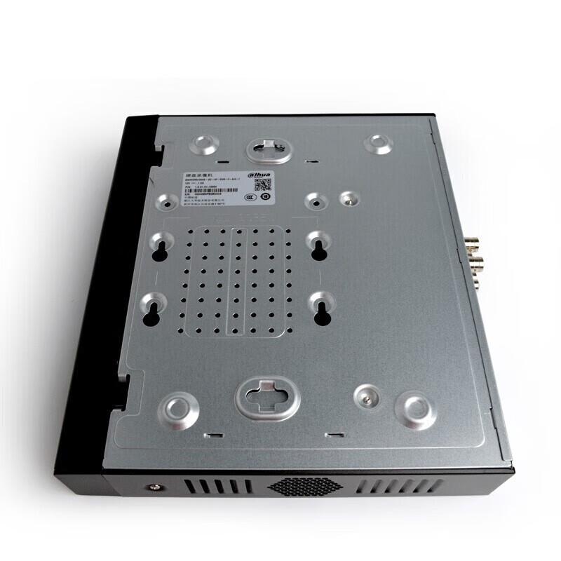 Dahua 4-канальный Penta-brid DVR с CN-разъемом (адаптер в комплекте)