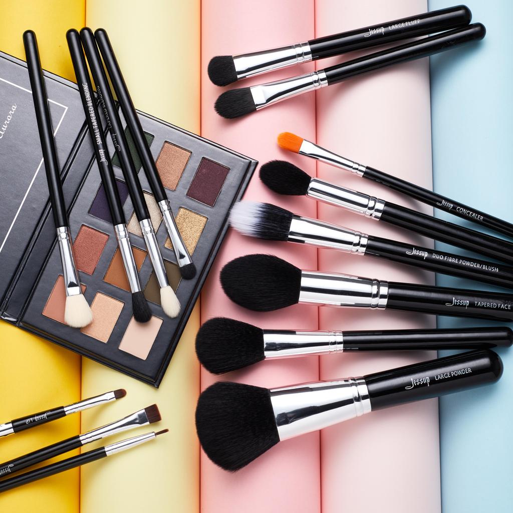 Набор профессиональных кистей для макияжа, 15 шт (Black / Silver)