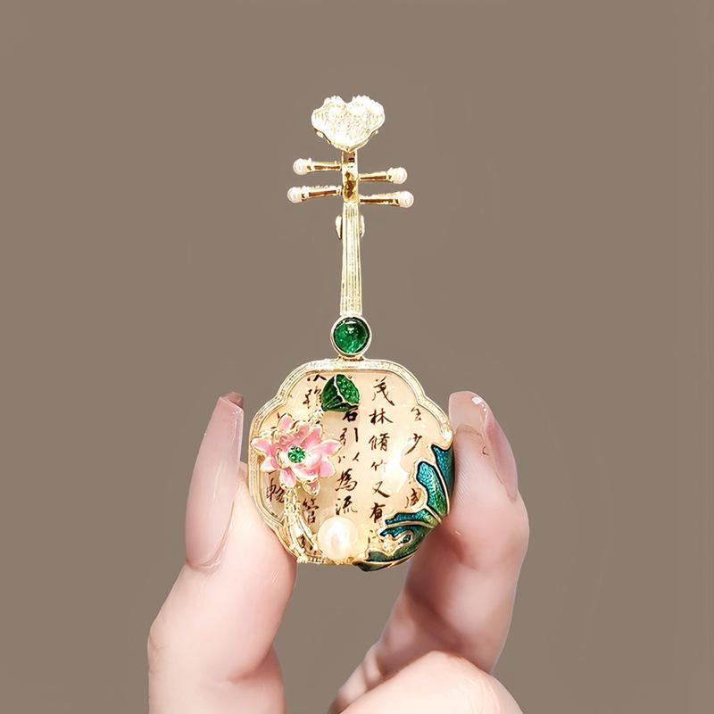 Ретро китайская брошь с кисточкой в виде бабочки и цветка – элегантный аксессуар для чонсама