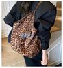 Сумка с леопардовым принтом женская большой вместимости 2025 новая осенне-зимняя для отдыха через плечо сумка для мамы и ребенка универсальная рабочая сумка-тоут для поездок