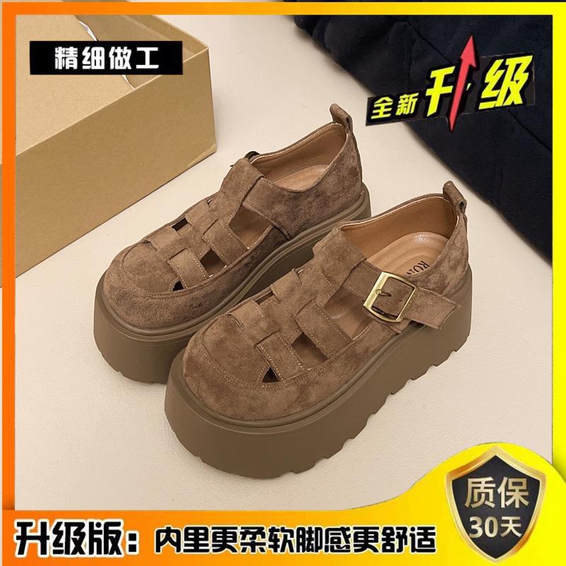 Римские сандалии женские летние 2025 новые модные и универсальные туфли-лодочки с закрытым носком, популярные любимые маленькие кожаные туфли