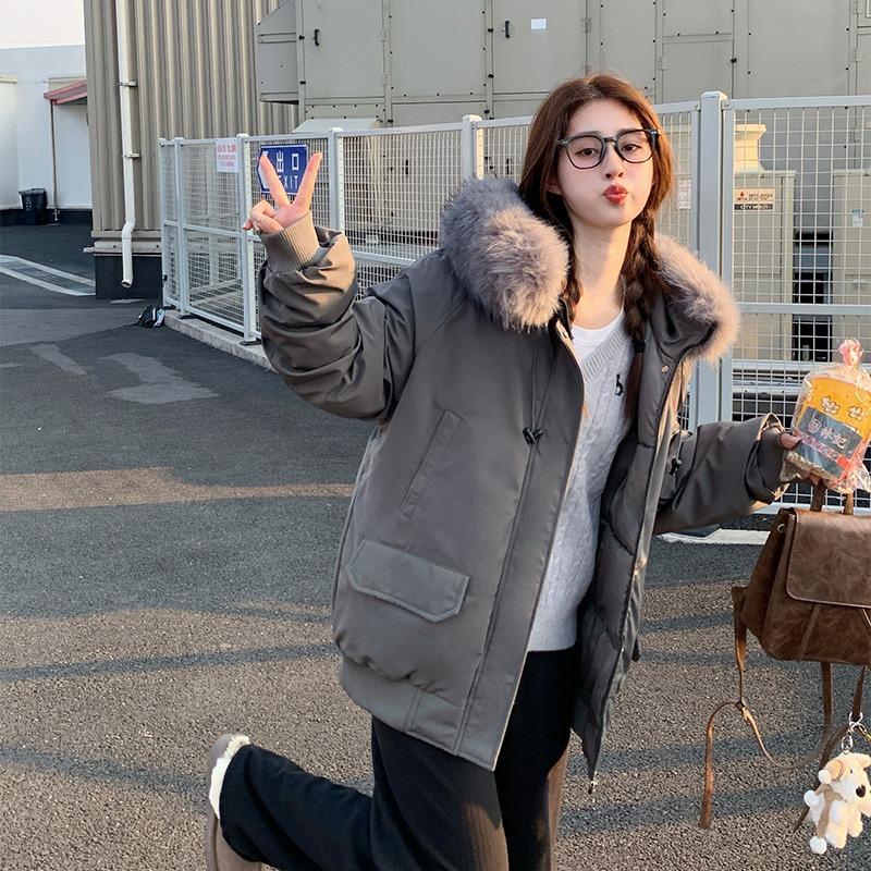 Женская короткая пуховая хлопковая куртка с большим меховым воротником, свободная, утолщенная, с большим карманом, в стиле милитари, с капюшоном, трендовая