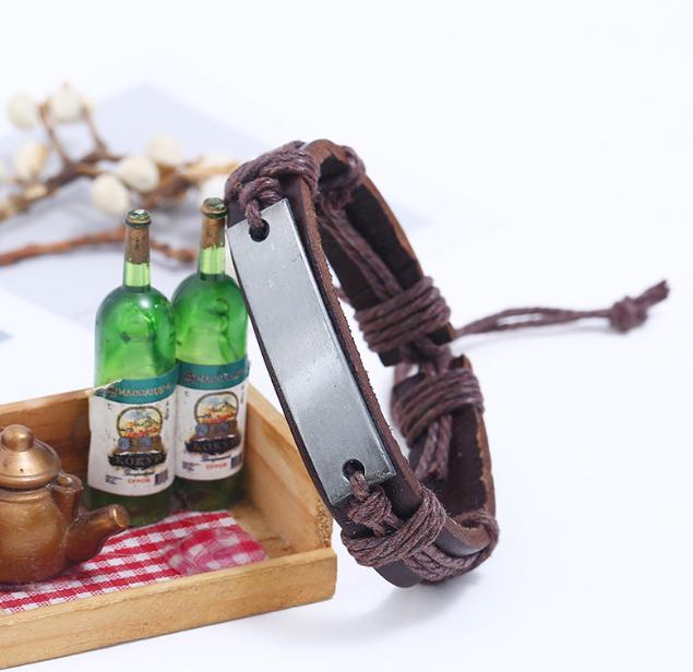 Men's Leather Bracelet Engravable Pendant for an Elegant Gift