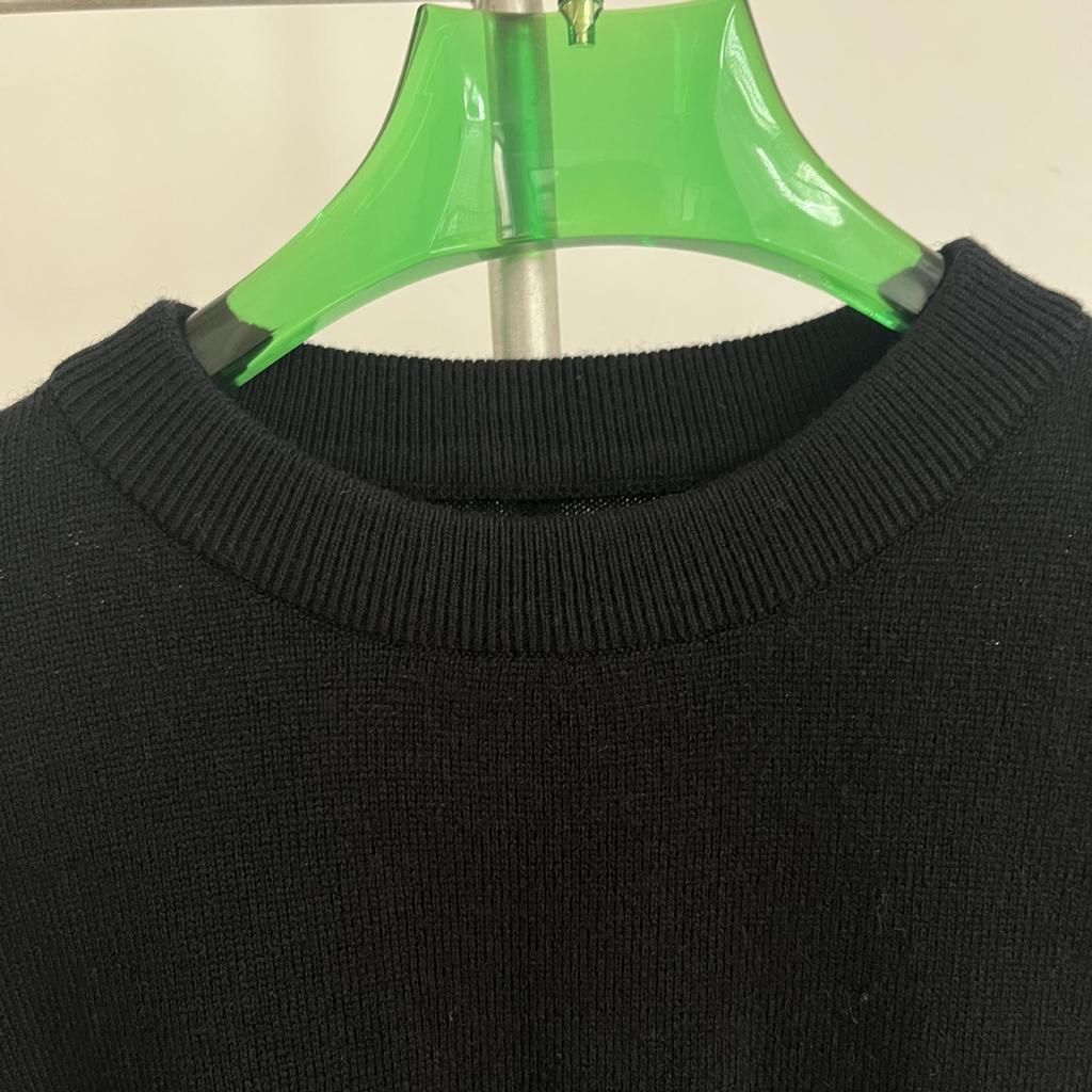 Simple Lightweight Casual Short-Sleeve Knit Pullover: Breathable, Versatile, Fashionable, Round Neck Sweater
