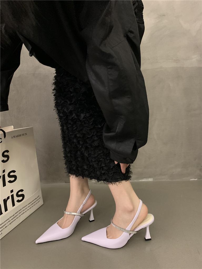 2024 Весна и осень Женские босоножки на высоком каблуке Новые универсальные модные туфли на тонком каблуке с острыми черными пряжками и ремешком Одинарные туфли для женщин