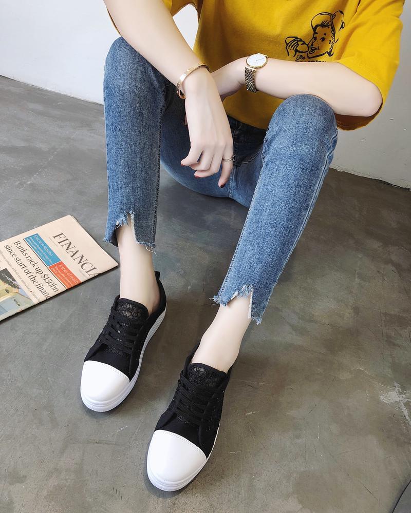 Кроссовки, женская модная дышащая летняя повседневная обувь на платформе, кружевная обувь для отдыха на плоской подошве, белая парусиновая женская обувь из вулканизированной ткани