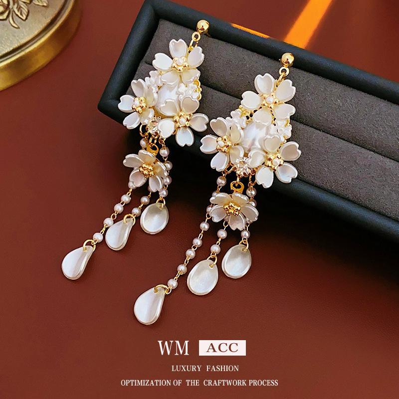 Элегантные серьги-кисточки из жемчуга 'Серебряная игла': Ретро мода и легкая роскошь