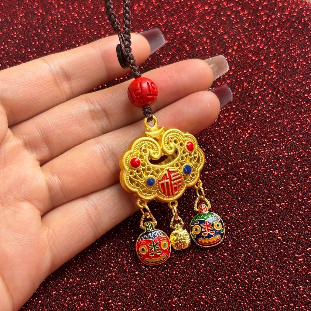 Винтажный брелок для ключей «Автомобиль на удачу» с подвеской в виде золотого зверя и пряжкой в виде колокольчика мира для мужчин и женщин