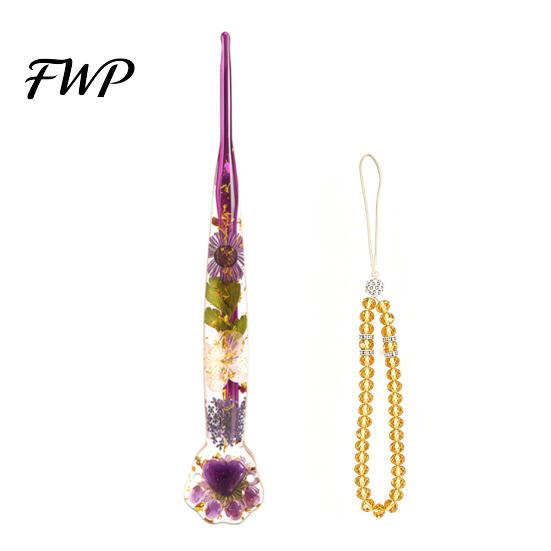 Knitting Tool Ergonomic Handle Floral Resin Crochet Hook, Dried Flower Clear Hand Sore Prevention Metal Head Hook with Beaded Wristlet for Arthritis
