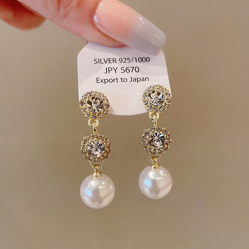 Silver needle diamond round pearl earrings French light luxury high-end stud earrings retro temperament versatile earrings women