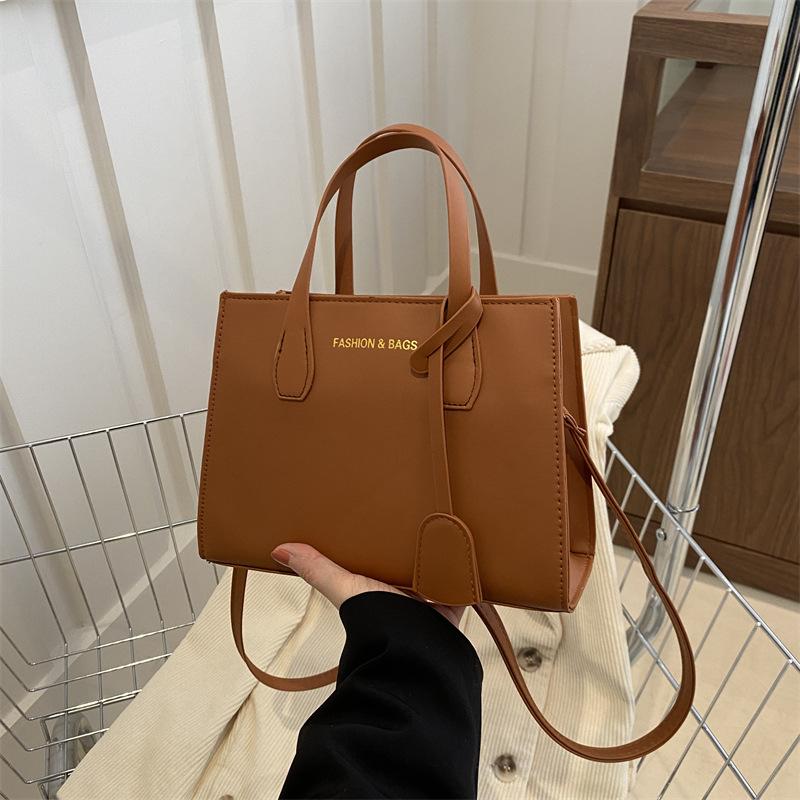 Популярная женская маленькая квадратная сумка, новая сумка в корейском стиле, персонализированная сумка через плечо, повседневная сумка через плечо для поездок на работу