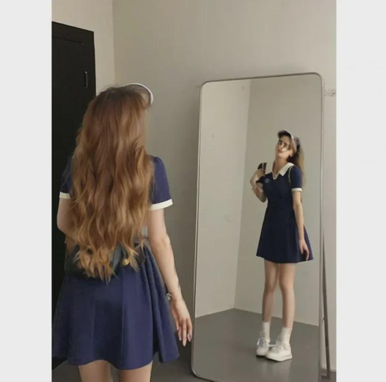 Женское платье-поло в стиле ретро с контрастным воротником — лето 2024 г., плиссированная короткая талия с расклешенной юбкой